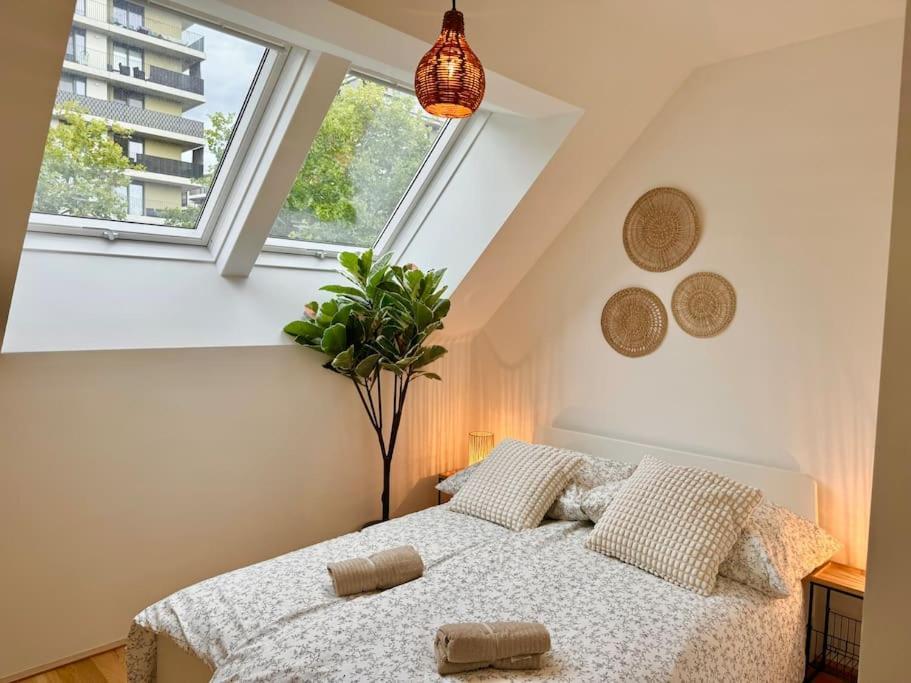 Rooftop Apartment With Balcony & Free Parking Wien Exteriör bild