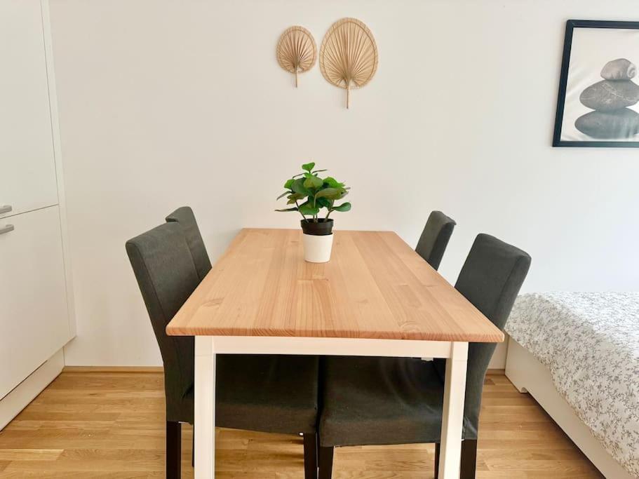 Rooftop Apartment With Balcony & Free Parking Wien Exteriör bild